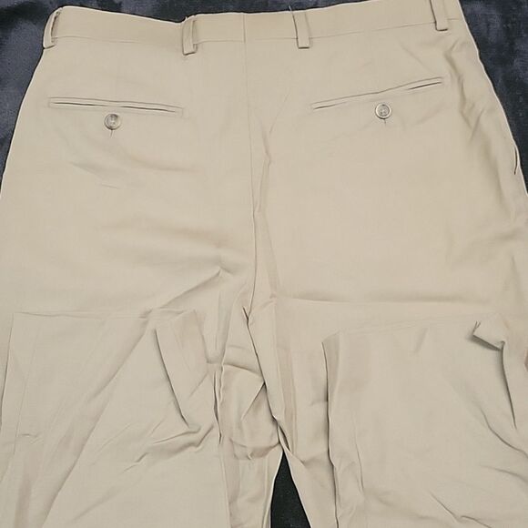 Joseph Abboud Tan color Pants 100% Wool, Machine Washable Size 33 - Picture 2 of 4